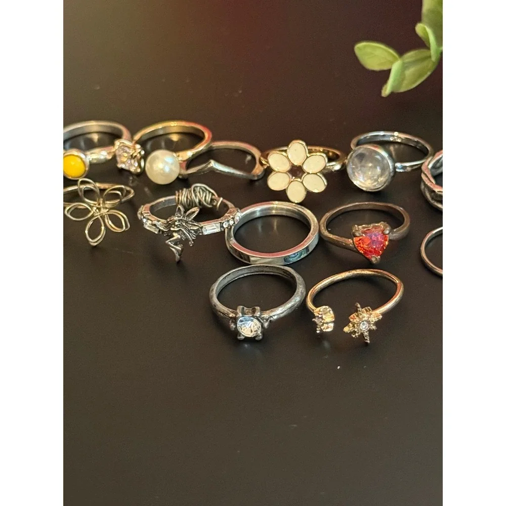 Lot of  Fashion Rings Size 6.5 Mixed Metal Boho Floral Heart Celestial Set